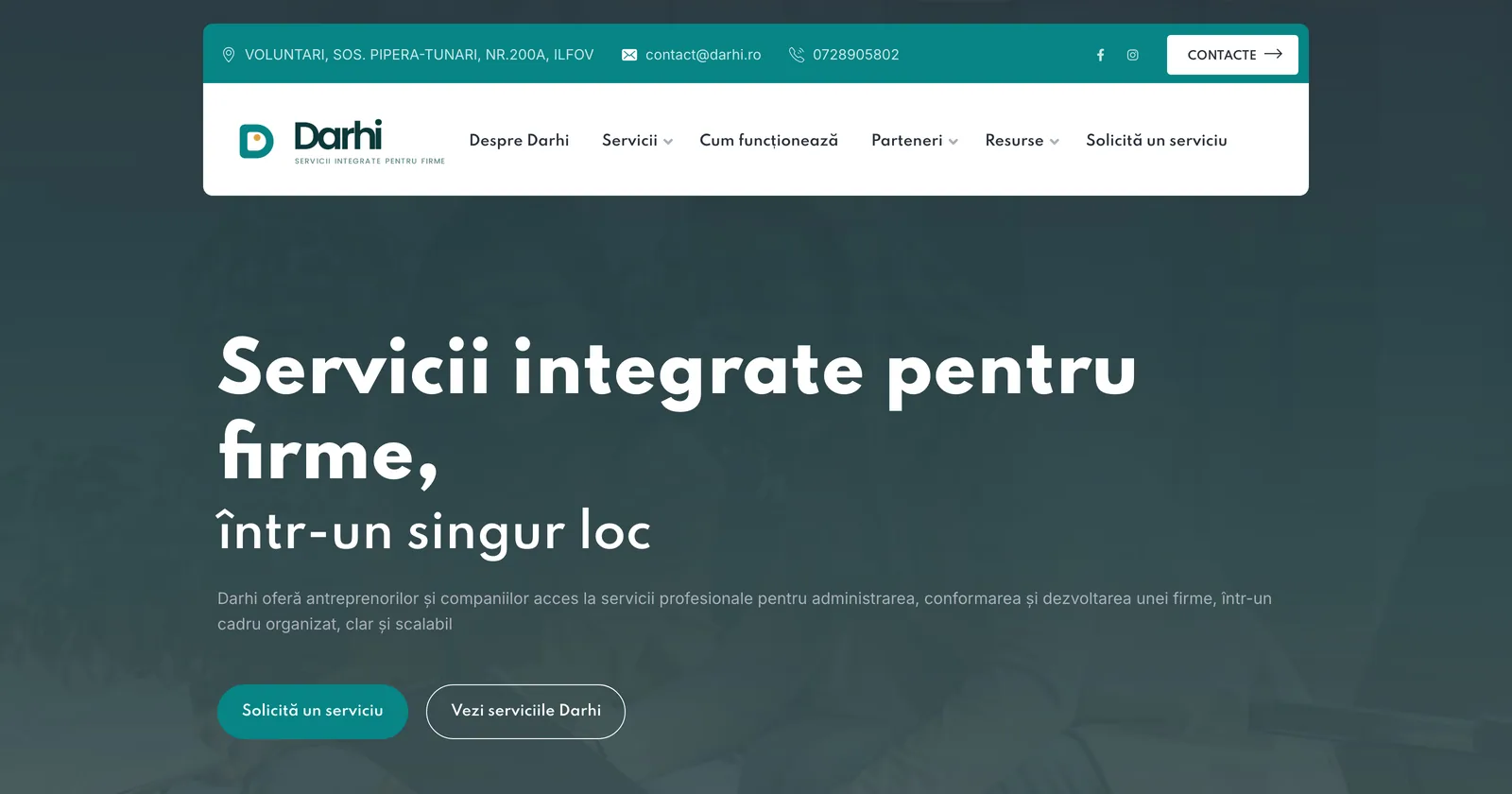 Screenshot site Darhi cu pagina principală și serviciile integrate pentru firme